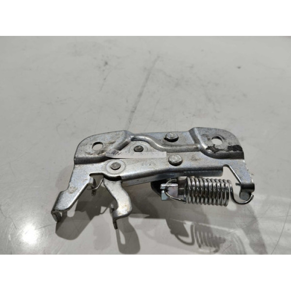 Batente Da Fechadura Porta Malas Mitsubishi Lancer 2012/2015