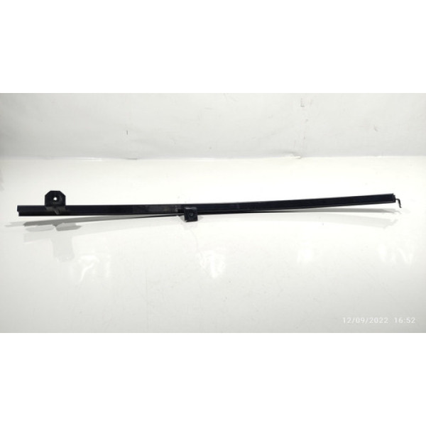 Guia Do Vidro Elétrico Traseiro Direito Nissan Tiida 