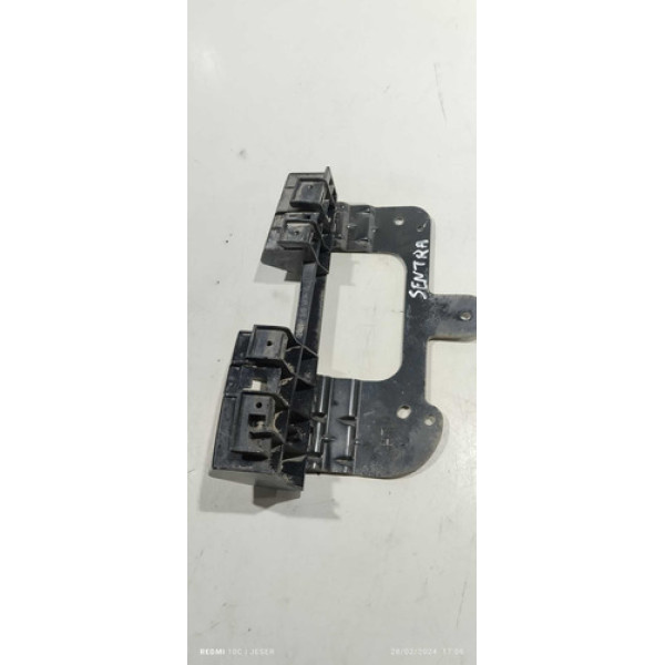 Suporte Guia Esquerdo Do Farol Nissan Sentra 2014/2016