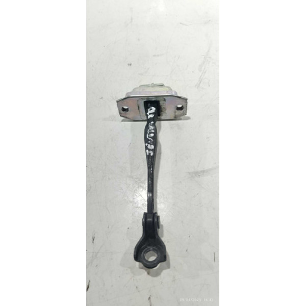 Limitador De Porta Traseiro Direito Nissan Sentra 2017