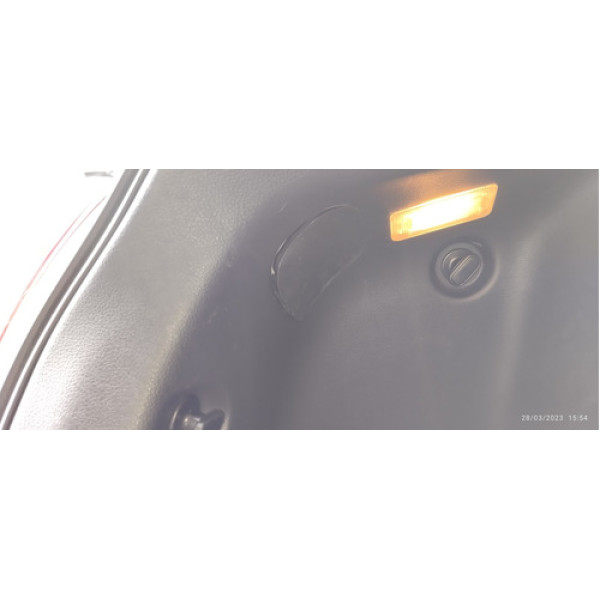 Acabamento Traseiro Esquerdo Porta Malas Tiida