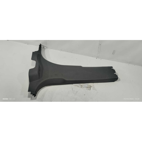 Acabamento Direito Da Coluna Chevrolet Tracker 2021 Preto