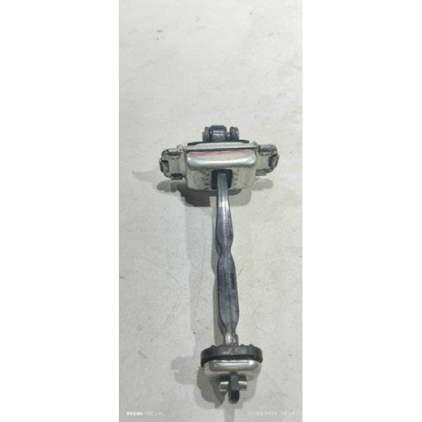 Limitador De Porta Dianteira Direita Chevrolet Onix 2017