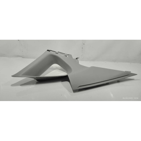 Moldura Coluna Traseira Esquerda Nissan Sentra At 2.0 2017 Branco