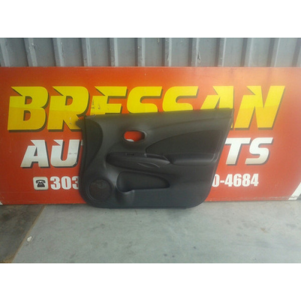 Forro Porta Dianteira Direita Nissan Versa 2014 2015 2016 