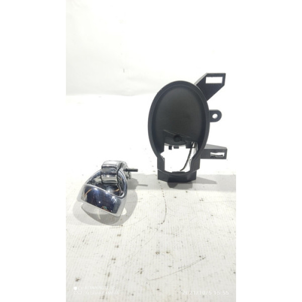 Maçaneta Dianteira Esquerda Nissan March 2014 (sem Mola)