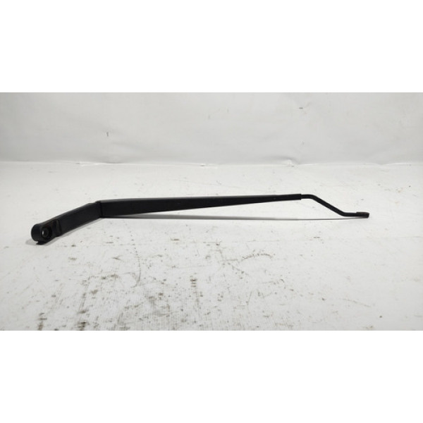 Braço Do Limpador De Parabrisa Direito Nissan Versa 2017 Direito