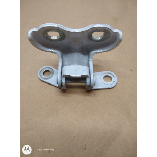 Dobradica Inferior Porta Dianteira  Direita Onix 2013 