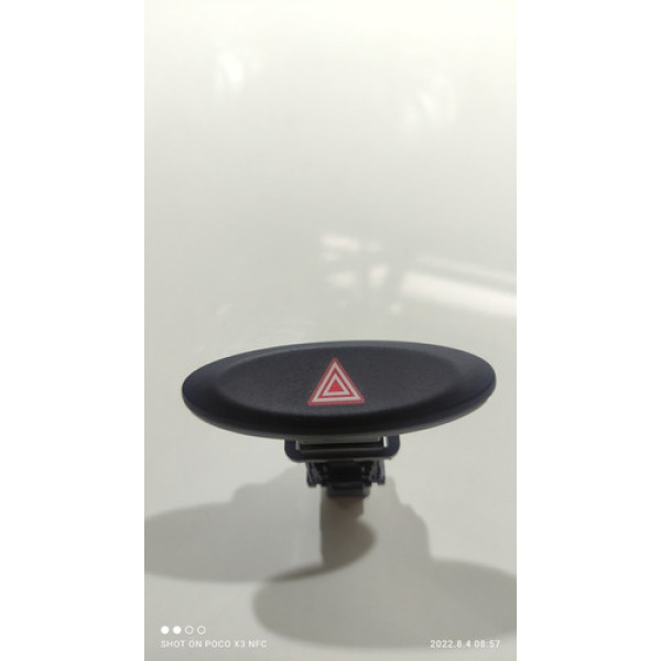 Botão Pisca Alerta Painel Toyota Etios 2015-2018  Preto