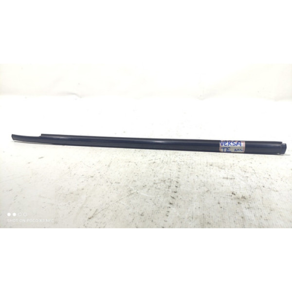 Pestana Externa Traseira Esquerda Nissan Versa 2015 