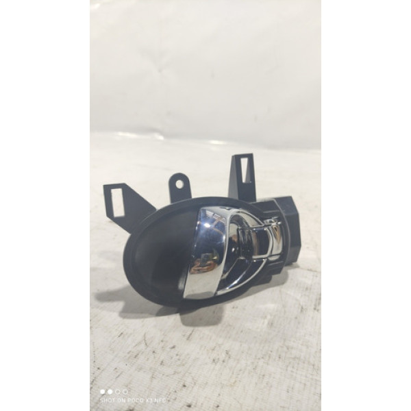 Maçaneta Porta Interna Dianteira Esquerda Nissan Versa 2015  Dianteira