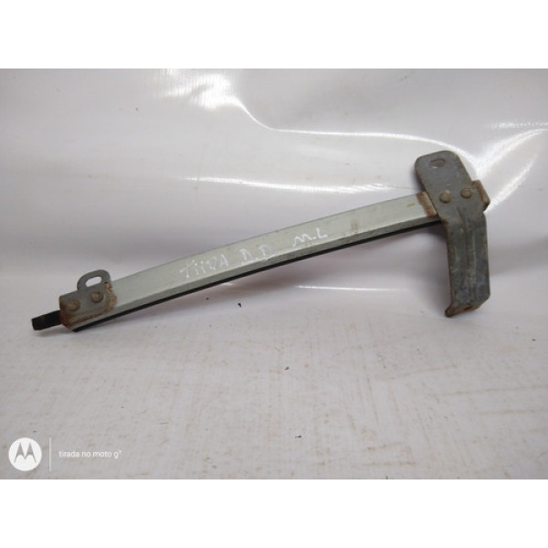 Guia Canaleta Vidro Dianteiro Direito Nissan Tiida 08 A 2013