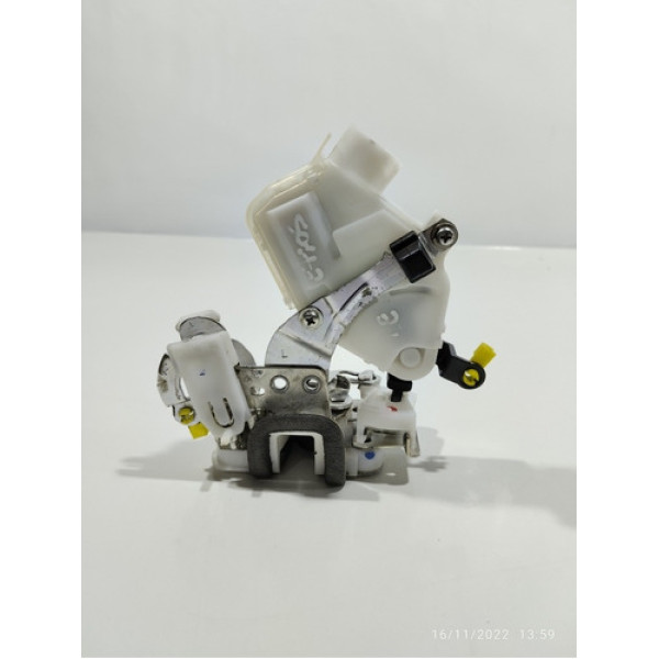 Fechadura De Porta Traseira Esquerda Toyota Etios 2015