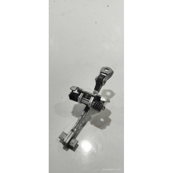 Limitador De Porta Traseira Direita Volkswagen Fox 2013 Preto