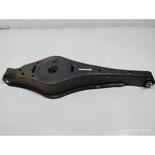 B.alanca Traseira Esquerda Vw Jetta 2.5 Aut 2009