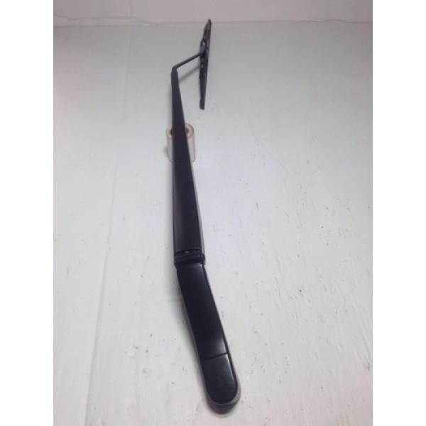 Braço Do Limpador Dianteiro Direito Nissan Versa 2017