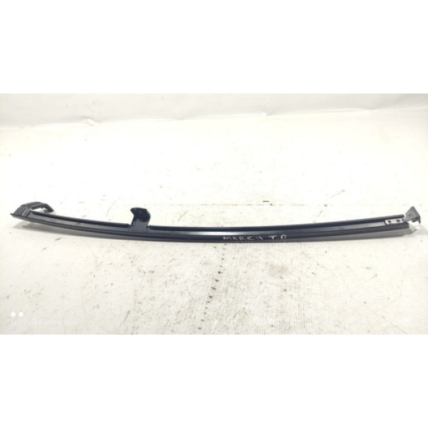 Guia De Vidro Porta Traseira Direita Nissan March 2017 