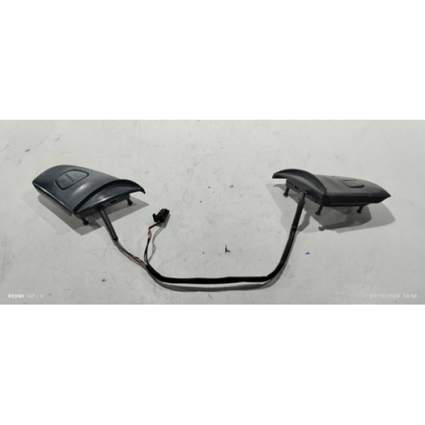 Comando De Som Do Volante Sandero 2020 (manchado)