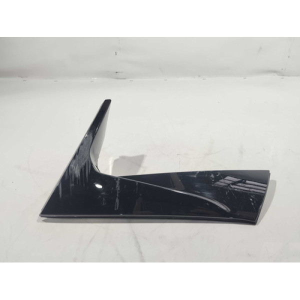 Acabamento Aerofolio Esquerdo Tracker 2020/2024 (com Detalhe