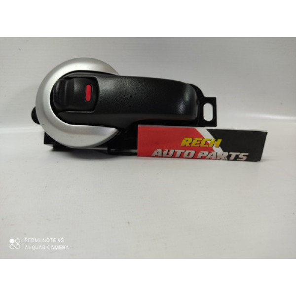 Maçaneta Interna Dianteira Esquerda Nissan Tiida 2012 (cx5)