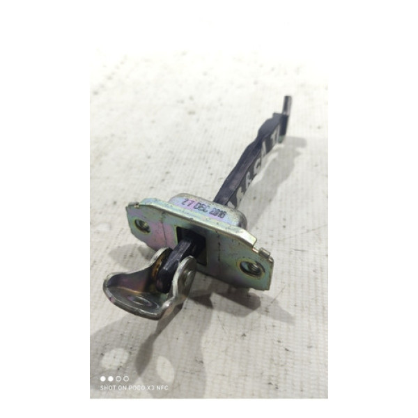 Limitador De Porta Traseira Direita Nissan March 2014 