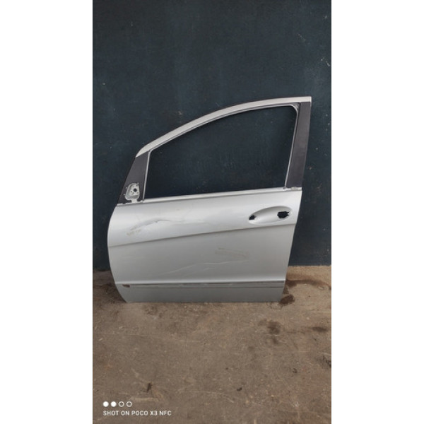 Porta Dianteira Esquerda Mercedes A200 2001-2006 Detalhe  Dianteira Esquerda Prateado