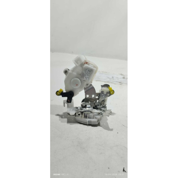 Fechadura De Porta Traseira Esquerda  Toyota Etios 2015