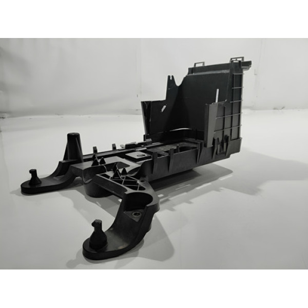 Suporte Caixa Da Bateria Volkswagen Jetta 2.5 2009