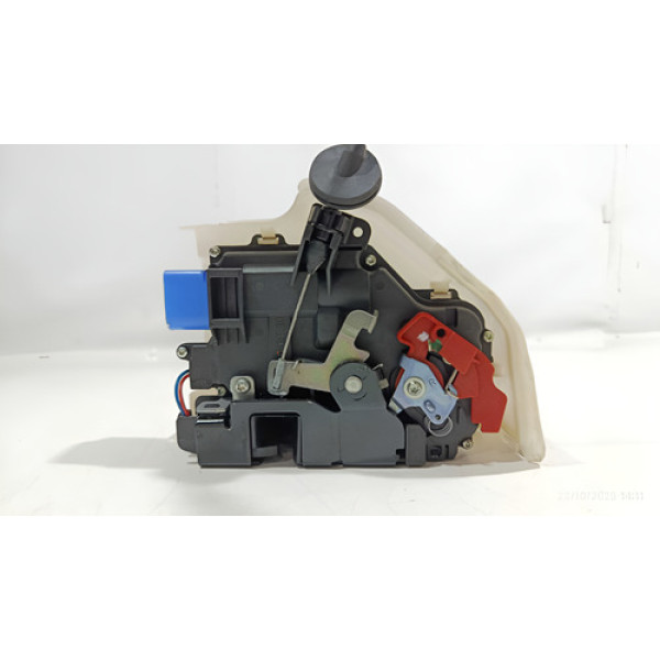 Fechadura De Porta Dianteira Direita Volkswagen Jetta 2009