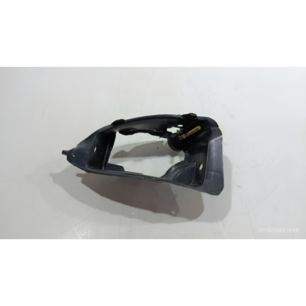 Suporte Farol De Milha Esquerdo Up 1.0 Mpi 2018(c Detalhe Verde-escuro