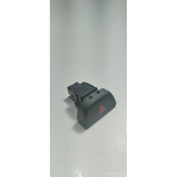 Botão Pisca Alerta Nissan March Versa 2012/2018 (compare) Preto