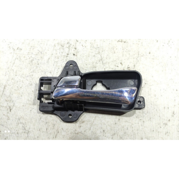 Maçaneta Interna Dianteira Esquerda Hyundai I30 2011  Dianteira