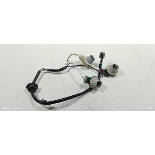 Chicote Da Lanterna Traseira Direita Chevrolet Captiva 2010