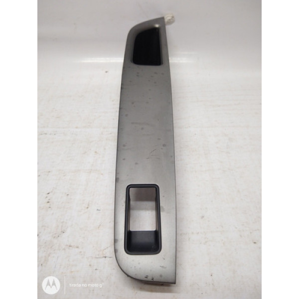 Moldura Botão Traseira Esquerda Livina 14( Requer Pintura)