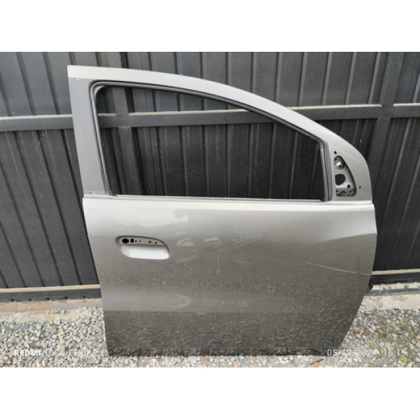 Porta Dianteira Direita Chevrolet Spin 2013 Dianteira Direita Prata