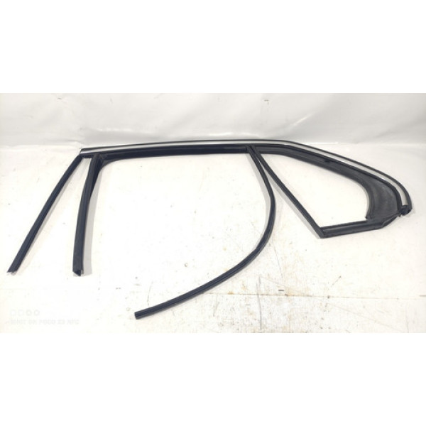 Borracha Friso Do Vidro Traseiro Esquerdo Jetta 2008 