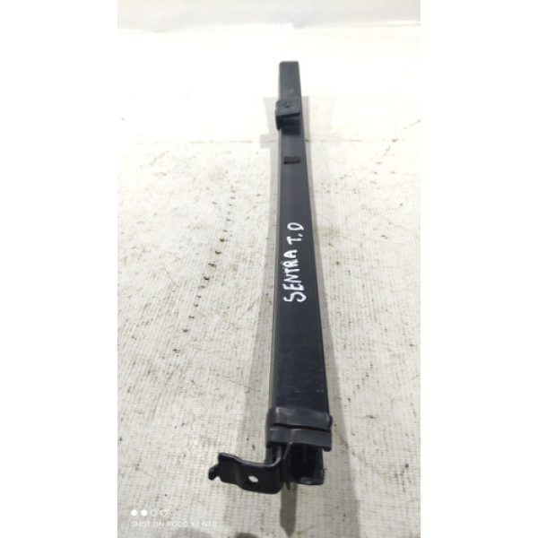 Guia De Vidro Porta Traseira Direita Nissan Sentra 2012 