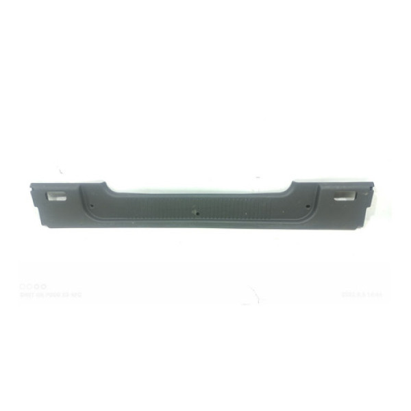 Acabamento Batente Porta Malas Nissan Versa 2014-2019