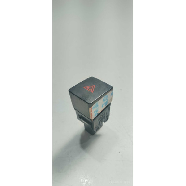 Botão Pisca Alerta Nissan Versa March 2017 Preto