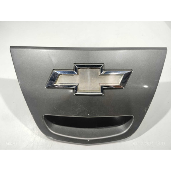 Moldura Maçaneta Porta Malas Chevrolet Spin 2013 Traseira