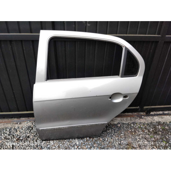 Porta Traseira Esquerda Volkswagen Voyage 2014 Traseira Direita Cinza