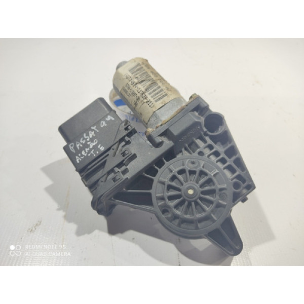 Máquina De Vidro Traseira Esquerda Passat Alemão 99 Cx11