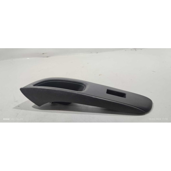 Moldura Do Botão Vidro Traseira Esquerda Nissan Versa 2018