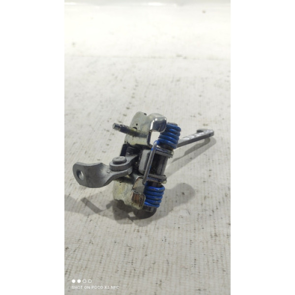 Limitador De Porta Dianteira Esquerda Renault Duster 2014 