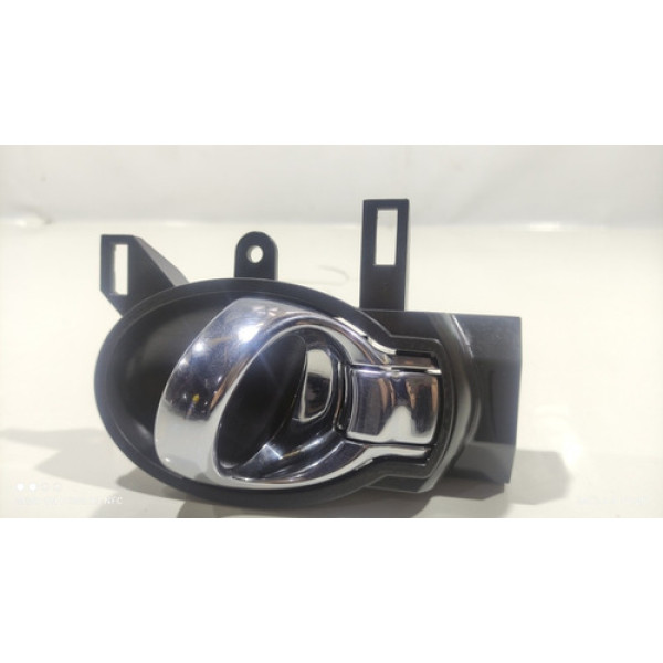 Maçaneta Interna Porta Dianteira Esquerda Nissan Versa 2017  Dianteira