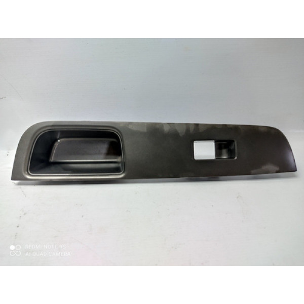 Moldura Dianteira Direita Vidro Nissan Tiida