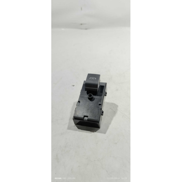 Botão Do Vidro Dianteiro Direito Chevrolet Tracker 2021