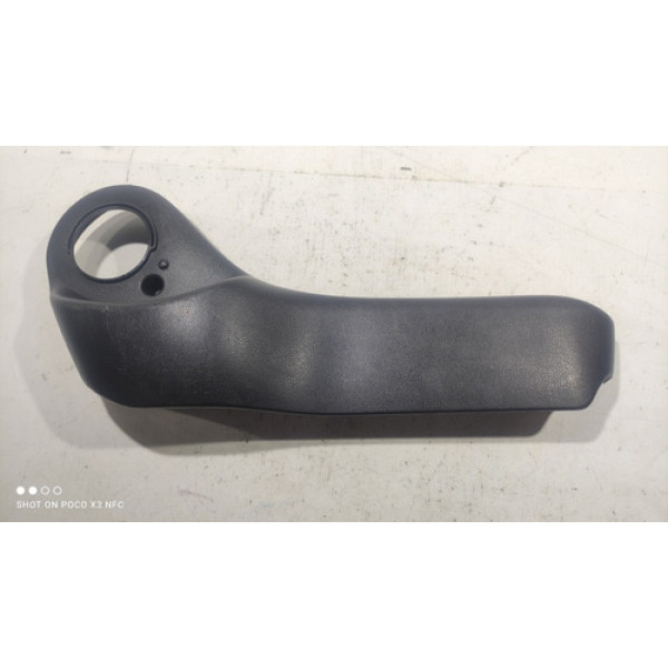 Acabamento Banco Dianteiro Direito Nissan March 2013