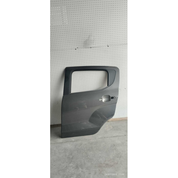 Porta Traseira Esquerda Fiat Mobi 2023 Traseira Esquerda Prata