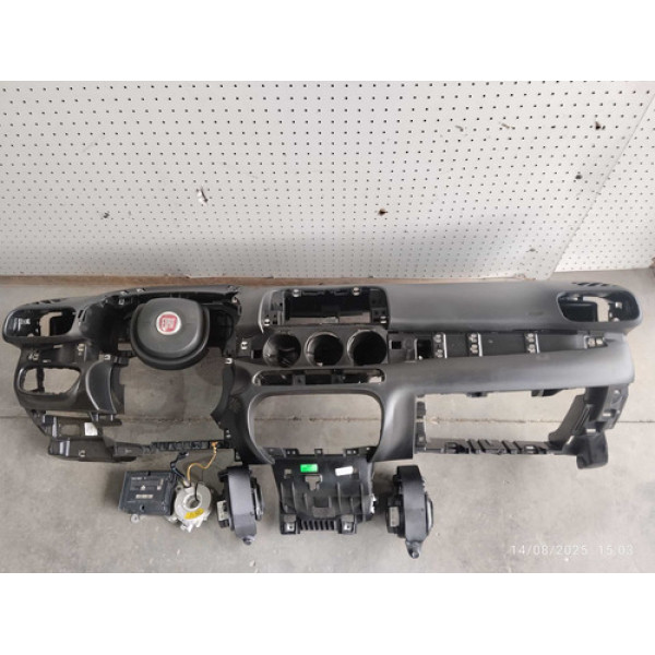 Painel Tabelier Fiat  Fiat Argo 1.3 Manual 2020 Preto